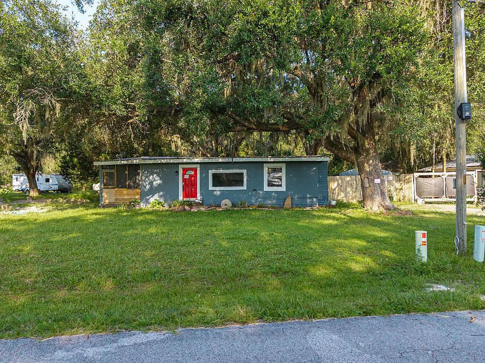 1st image of 537 NE Cemetery Loop