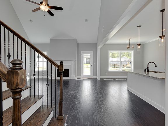 5th image of 10387 Magnolia Farm Dr #100