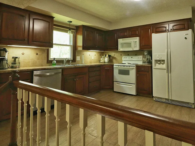 805 Buckboard Blvd — Photo 7