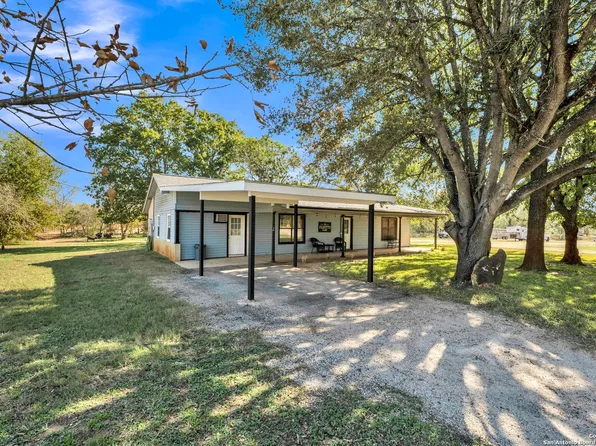 470 Rutledge, Poteet, TX 78065