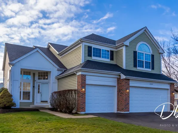 2264 N Aster Pl, Round Lake Beach, IL 60073