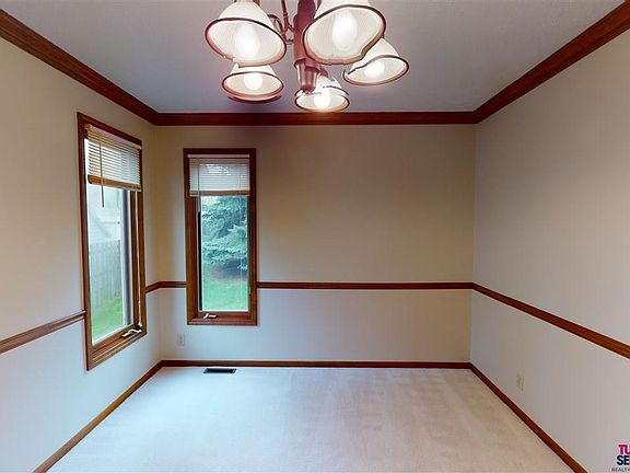 4th image of 811 Joseph Dr