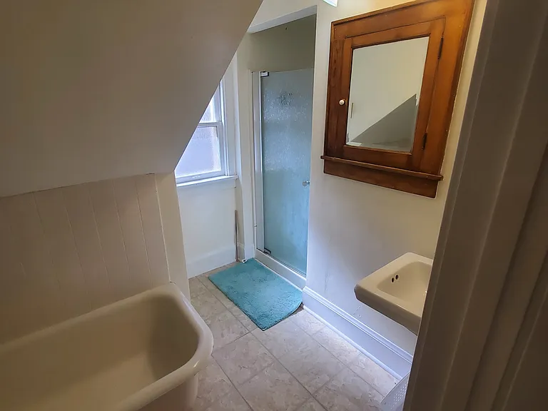 1911 E Newport Ave — Photo 12