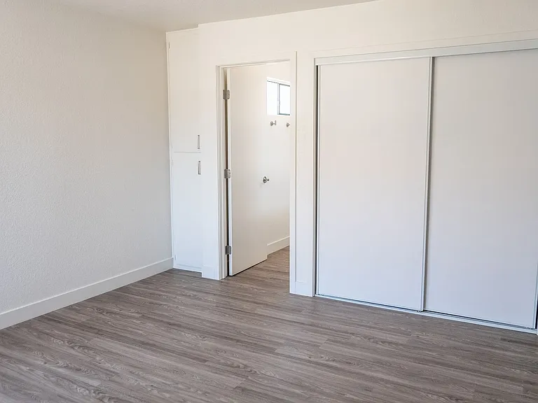 Sycamore Hills Village Apartments — Photo 27