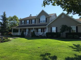 7 Redwood Ln, Miller Place, NY