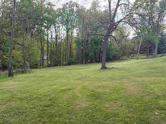 3rd image of 576 Reubens Run Rd