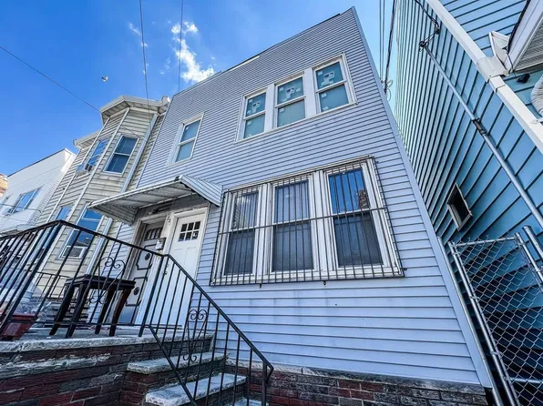 227 Beacon Avenue image 1 of 1