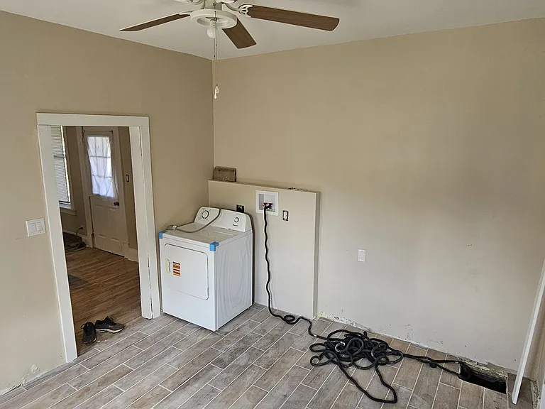 425 Hill St — Photo 14