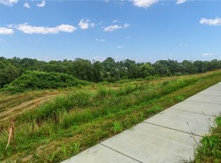 4 Beaver Grade Rd, Mc Kees Rocks, PA 15136