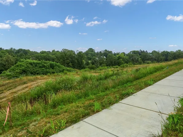 4 Beaver Grade Rd, Mc Kees Rocks, PA 15136