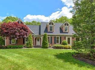 22 Camelot Dr, Shrewsbury, MA 01545