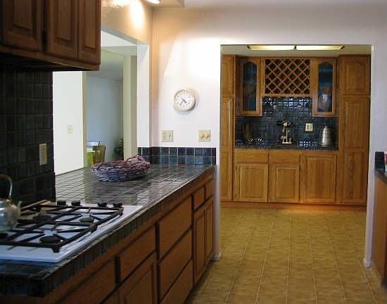 4th image of 181 Holiday Hills Dr