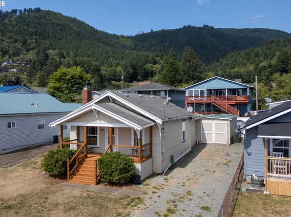 210 Cypress Ave, Garibaldi, OR 97118