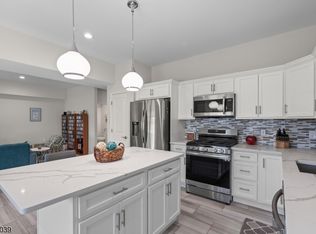 165 Lakeside Rd #8, West Milford Twp., NJ 07421