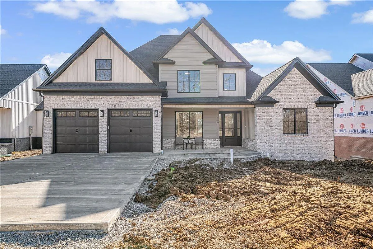 558 Saffron Ln photo 1