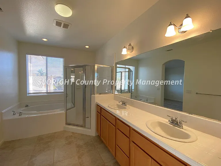 1654 Belmont Ct — Photo 5