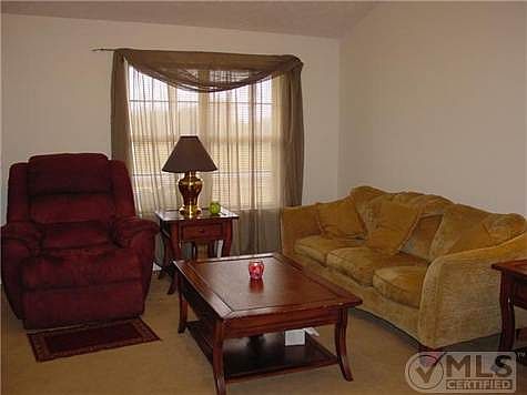 5th image of 1001 Dellrose Dr