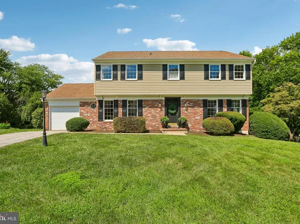 4 Overgate Ct, Cockeysville, MD 21030