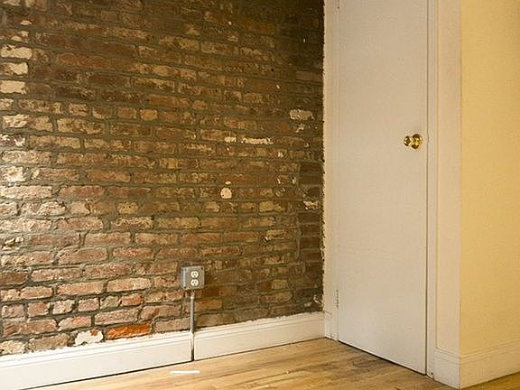 3rd image of 121 Henry St APT 3
