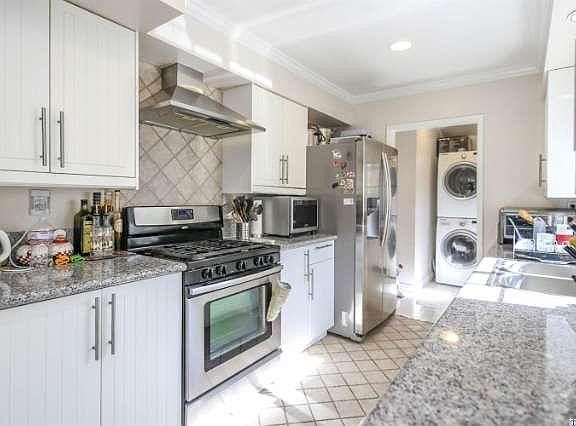 4th image of 7805 Bellaire Ave