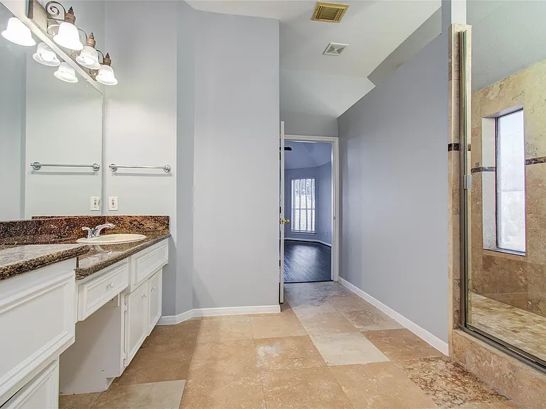14731 Raven Hollow Ln — Photo 26