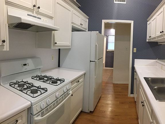 5th image of 4407 Greenlee Dr