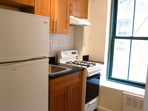 2nd image of 519 E 78th St APT 2H
