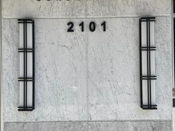 2101 Chestnut St APT 411, Philadelphia, PA 19103