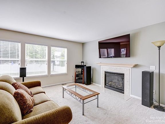 5th image of 6142 Aspen Way