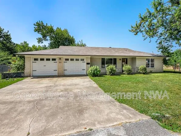 805 Carson Dr, Bentonville, AR 72712