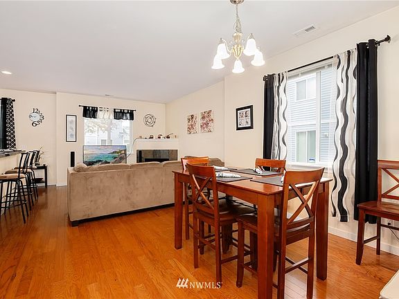 4th image of 1238 52nd St NE #2305