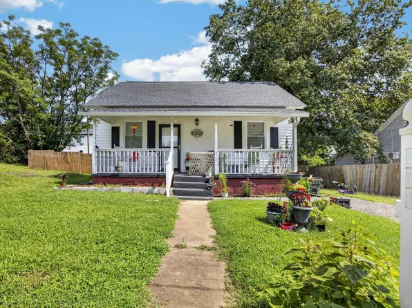 412 Connecticut Ave, Greer, SC 29650