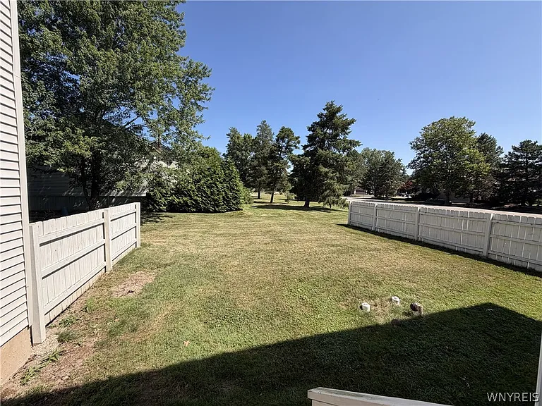 723 Robin Rd — Photo 13
