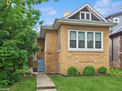 5037 N Bernard St, Chicago, IL, 60625