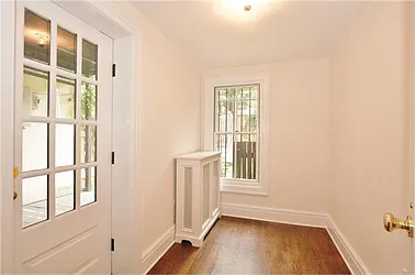 Rented by R New York