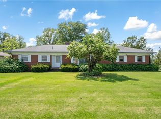 535 N Main St, Hoyleton, IL 62803