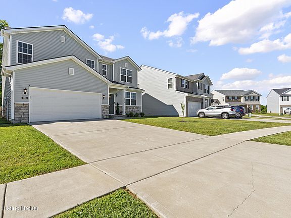 3rd image of 4014 White Pine Ln