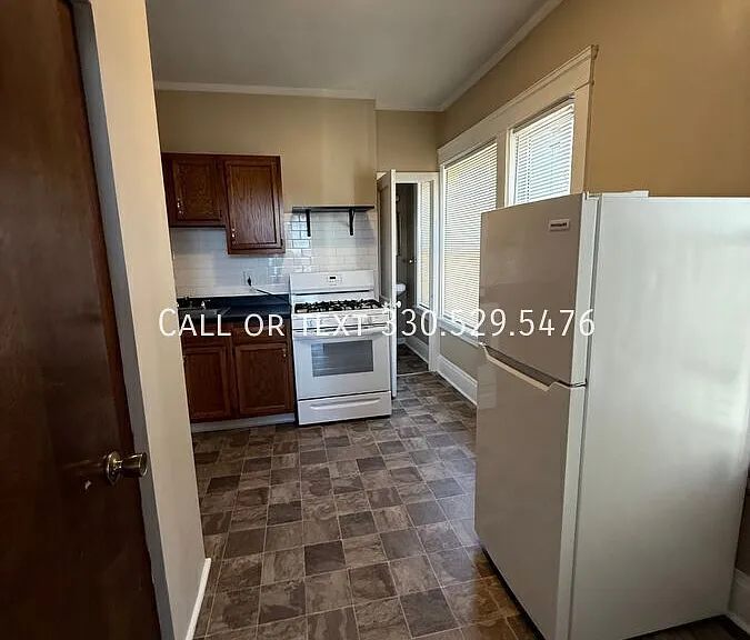 12933 Clifton Blvd — Photo 20