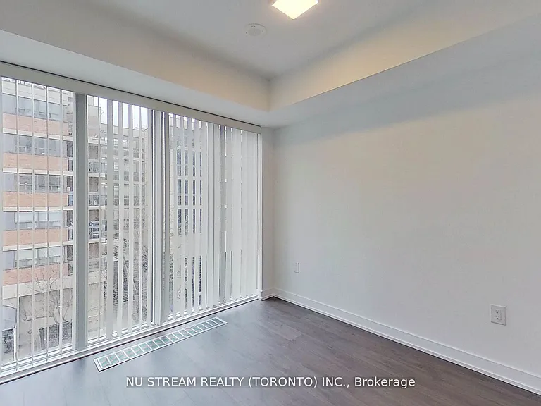 50 McCaul St #405 — Photo 19