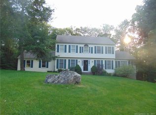 2 Pilgrims Way, Gaylordsville, CT 06755