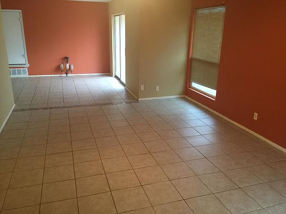 3rd image of 2109 Creekwood Dr