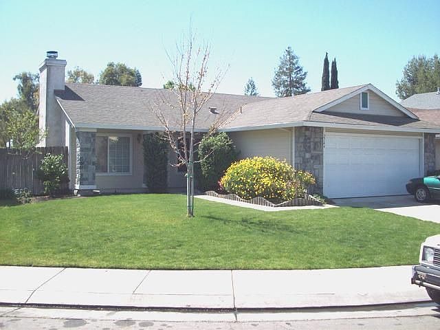 1st image of 2744 Oakwood Ct