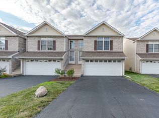 1499 Stonefield Dr #4, Dekalb, IL 60115