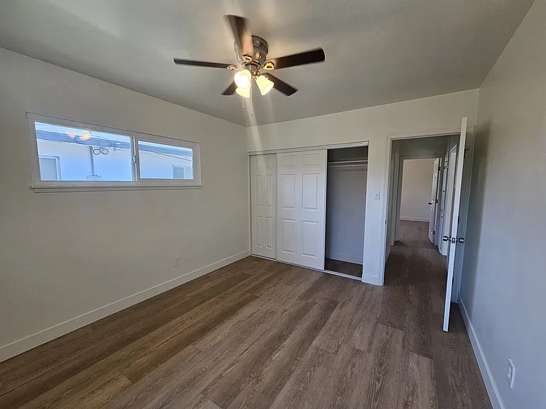 8552 Devenir Ave — Photo 16