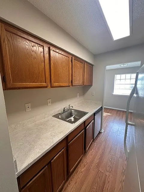 2 bed, 945 sqft, $1,750 — Photo 3