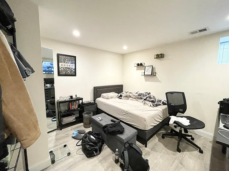21 Iroquois St #1A — Photo 11
