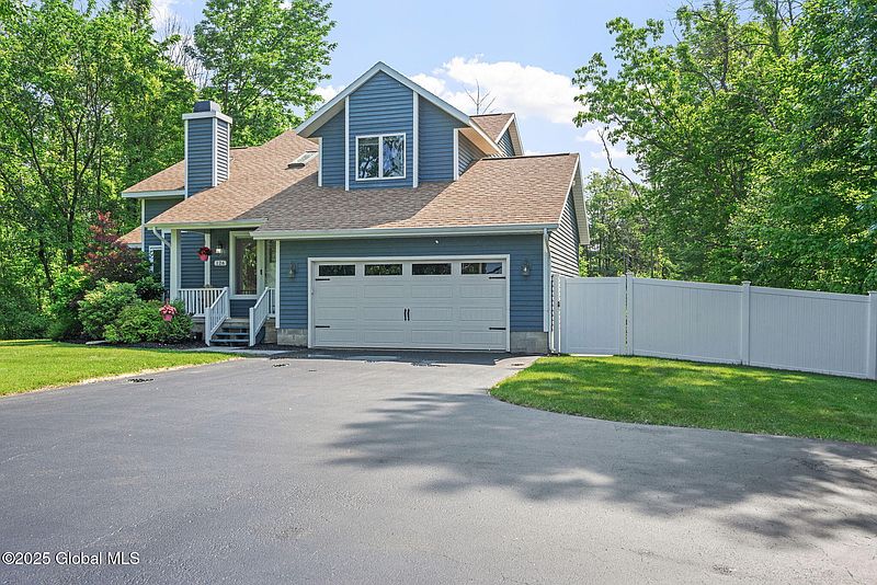 4th image of 126 Eastline Road