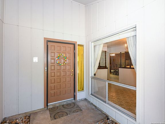 4th image of 14402 Perchin Street