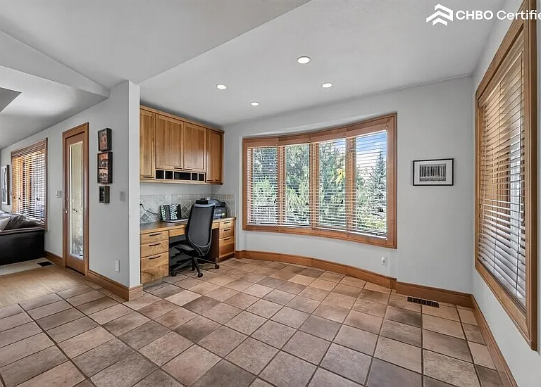 1001 Belvedere Ct — Photo 25