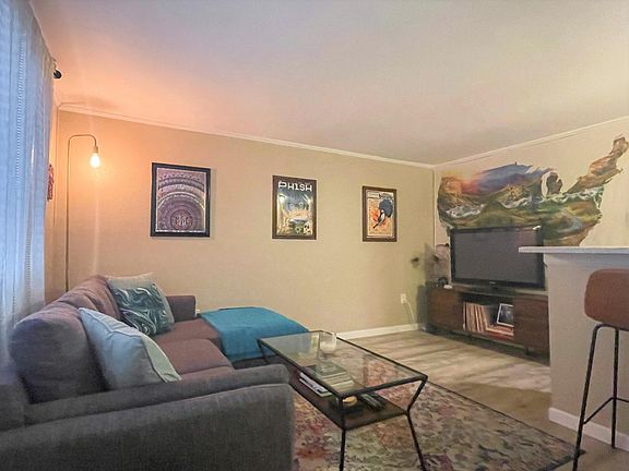 5th image of 336 N Grant St APT 109